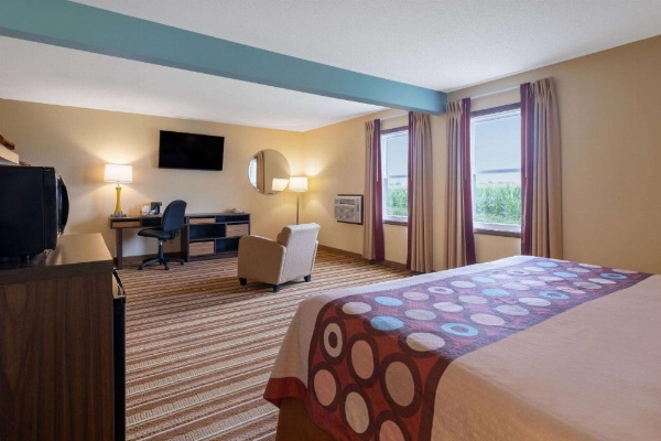 Super 8 by Wyndham Mattoon image 27