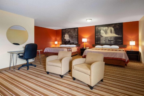 Super 8 by Wyndham Mattoon image 29