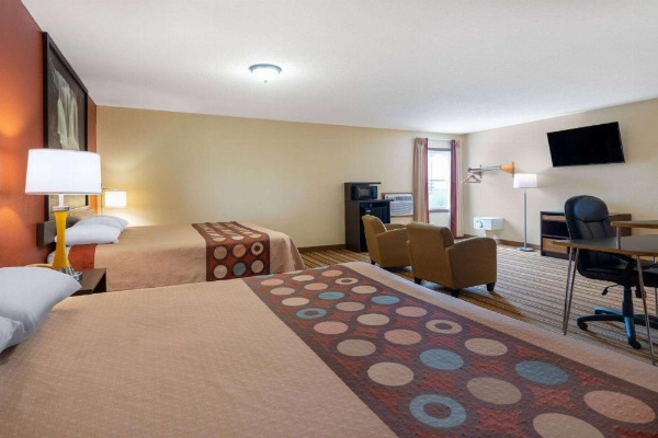 Super 8 by Wyndham Mattoon image 30